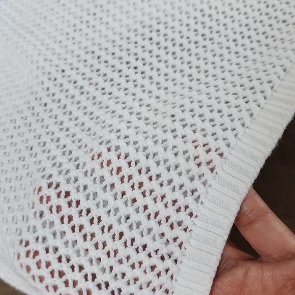 White mesh sweater - Picture 2 of 3